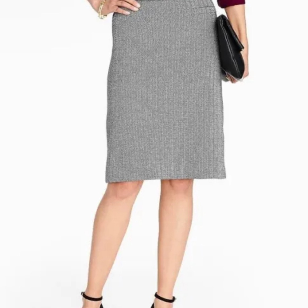 Black Herringbone Talbot Ponte Knit A-Line Skirt. Size 10P NWOT
